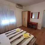 Sustic Appartamento Kaštela