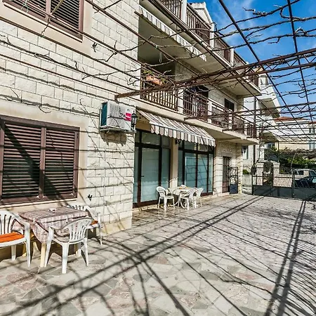 苏斯缇卡公寓酒店 *