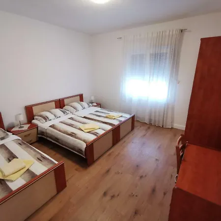 苏斯缇卡公寓酒店 公寓 Kaštela